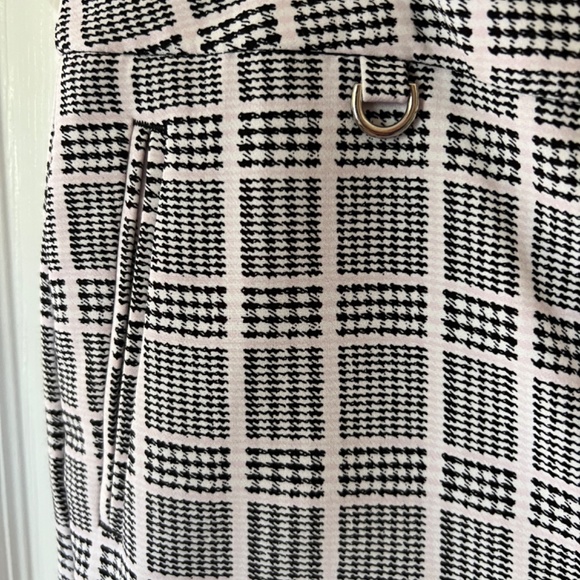 Adrianna Papell. Black and white checked capri pants, size 8. - Picture 3 of 6